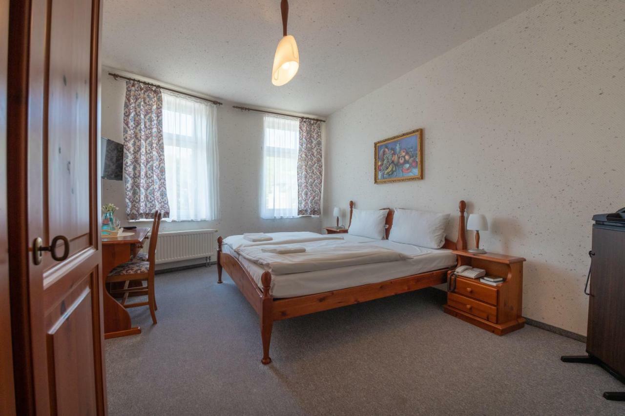 Haus Schlematal Hotel Und Restaurant Bad Schlema Eksteriør bilde