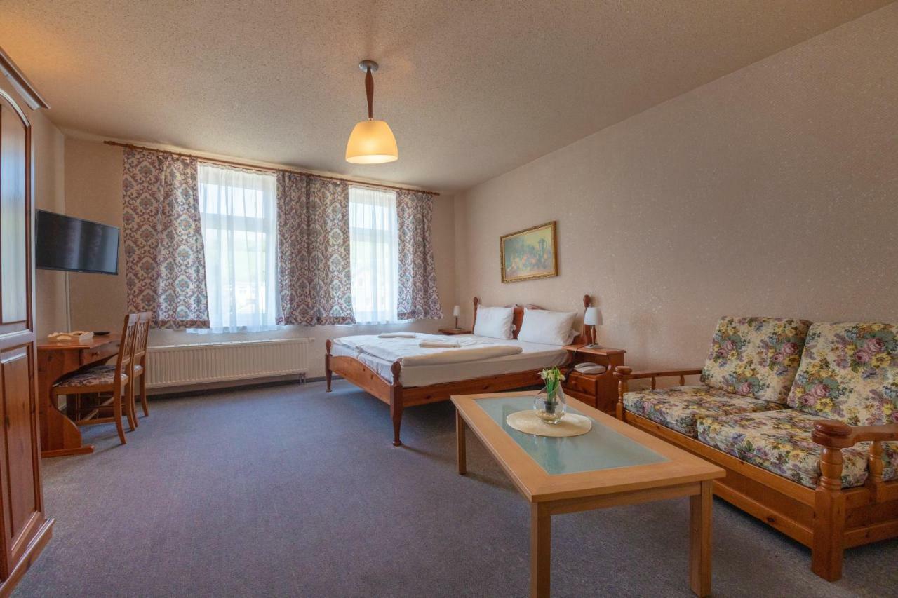 Haus Schlematal Hotel Und Restaurant Bad Schlema Eksteriør bilde